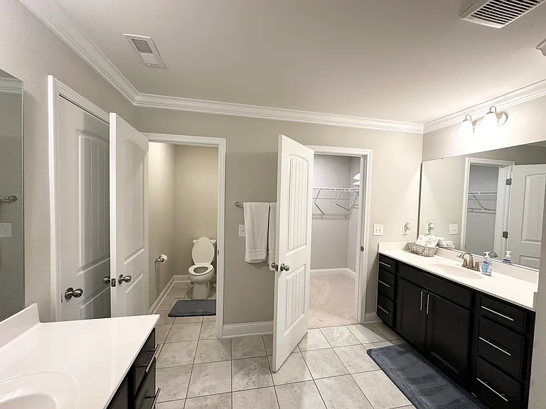 304 Fenella Dr — Photo 17