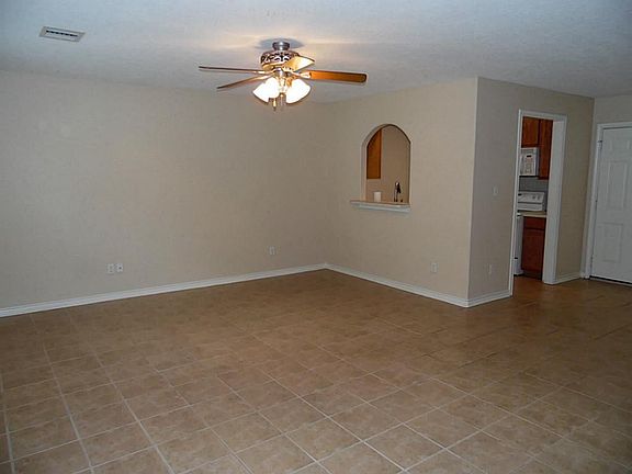 5th image of 204 W Worsham St #2