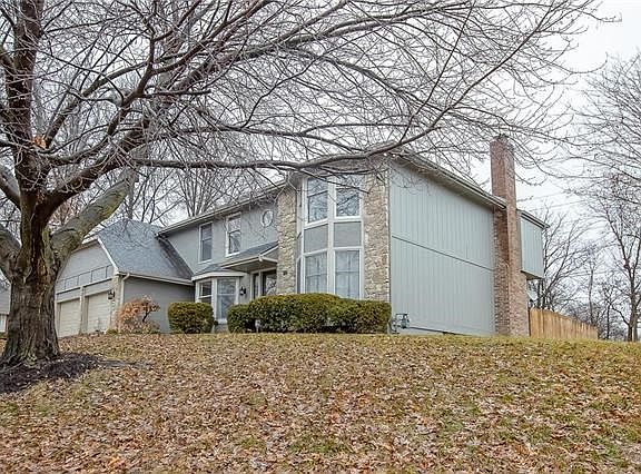 2nd image of 417 Camelot Dr