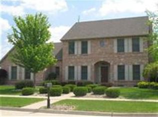 5 Mayapple Ct, Bloomington, IL 61704