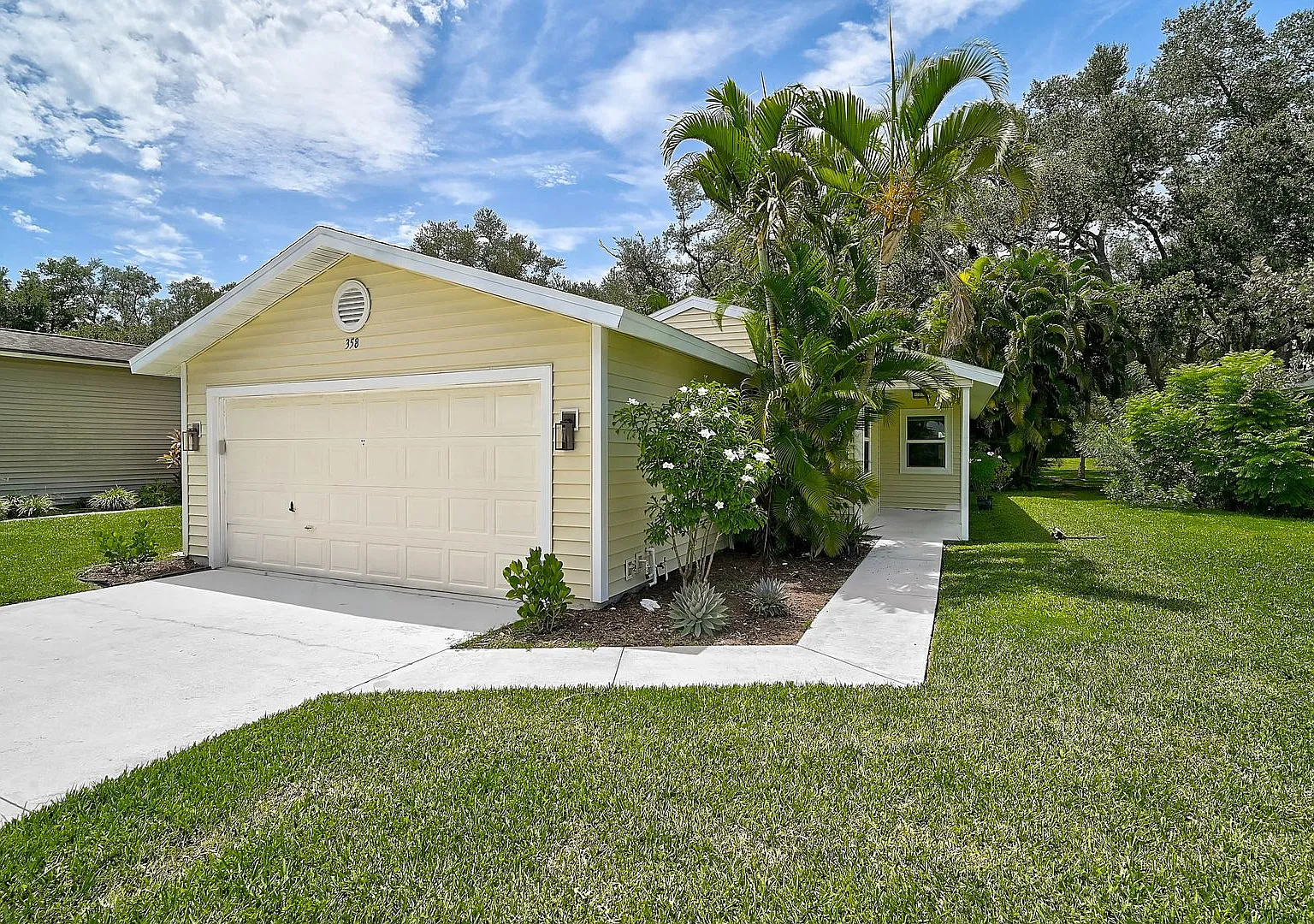 3 Bedroom 2 Bath Single Family Home w/2 Car Garage — Photo 1