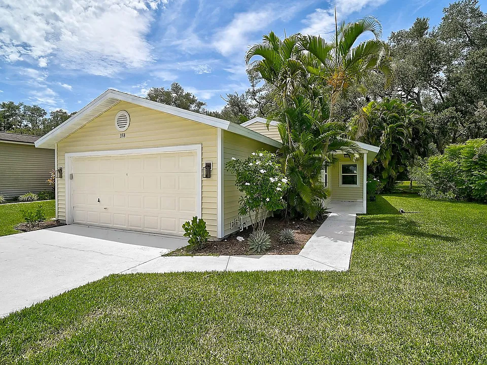 358 Bearded Oaks Cir