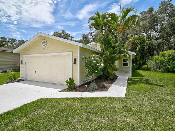 358 Bearded Oaks Cir, Sarasota, FL 34232