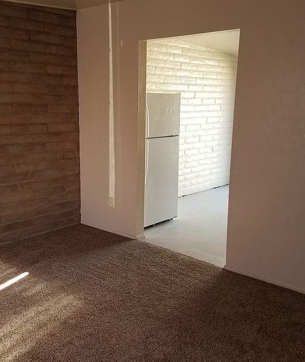 2nd image of 3321 Conlee Ln #3321