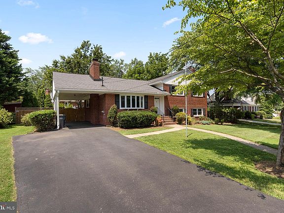 2nd image of 1408 Mayflower Dr