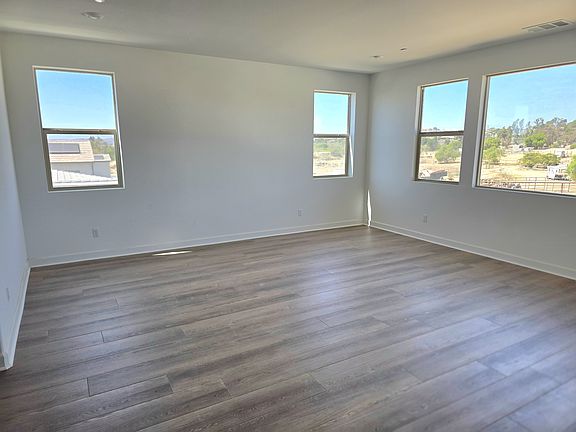 5th image of 5586 Hadley Way