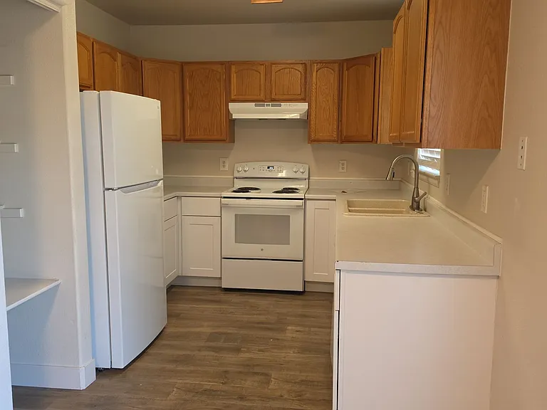 2980 Emerald Cir — Photo 3