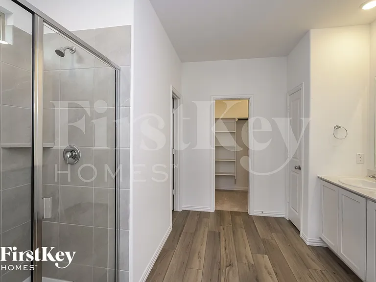 10049 Elkhorn Dr — Photo 9