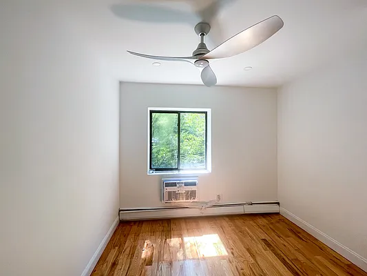 Rented by Evergreen Realty & Investments | media 20