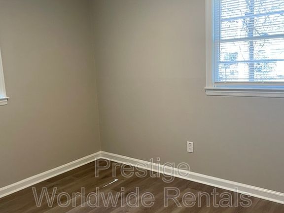 3rd image of 1017 Fleming Ave