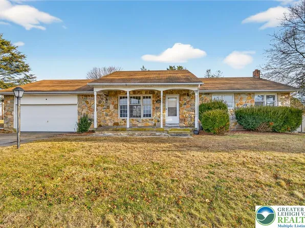576 Horseshoe Dr, Easton, PA 18040