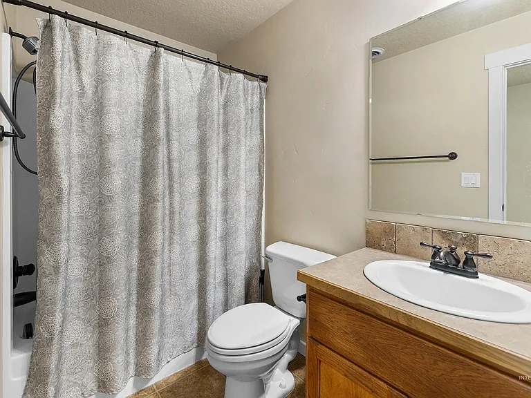 12805 W Berghan St — Photo 36