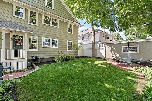 303 Washington St #1 Photo 1