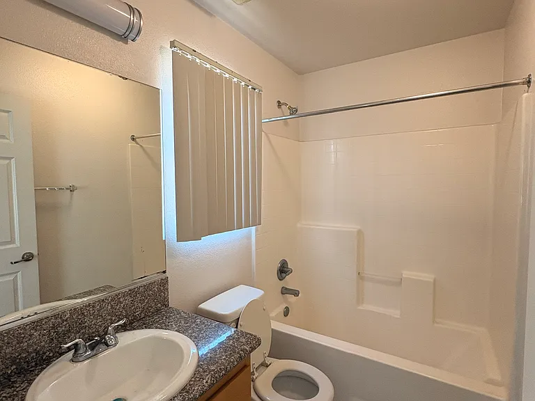 1525 N Palm Ave #16 — Photo 12
