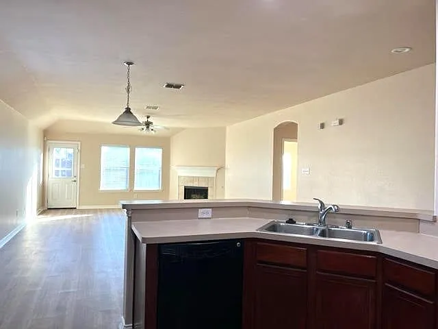8405 Shasta Dr — Photo 24
