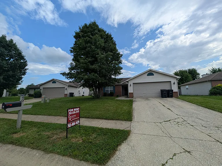 90 Phillips Ct — Photo 1