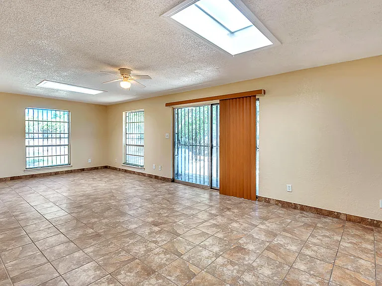 301 Los Nietos Ct — Photo 16