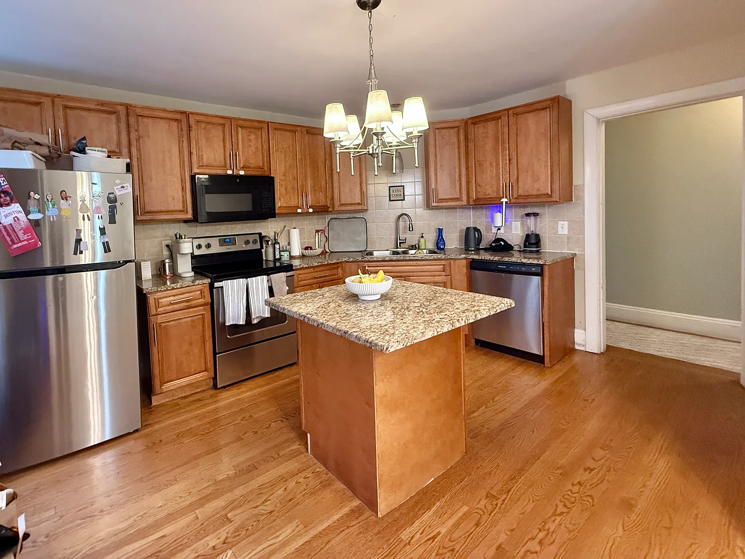 5 bed, $8,400 — Photo 2