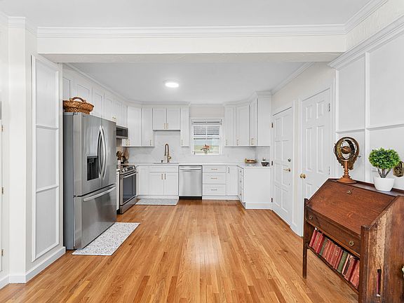 3rd image of 45 Elm St #2
