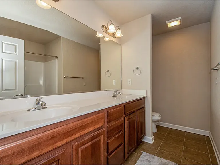 2104 NE Oak Dr — Photo 10