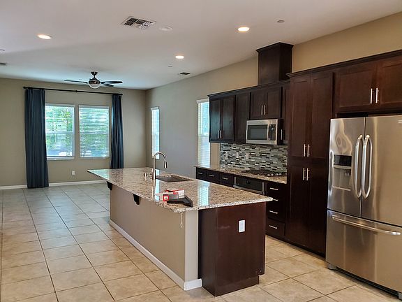 4th image of 4131 Malta Island St