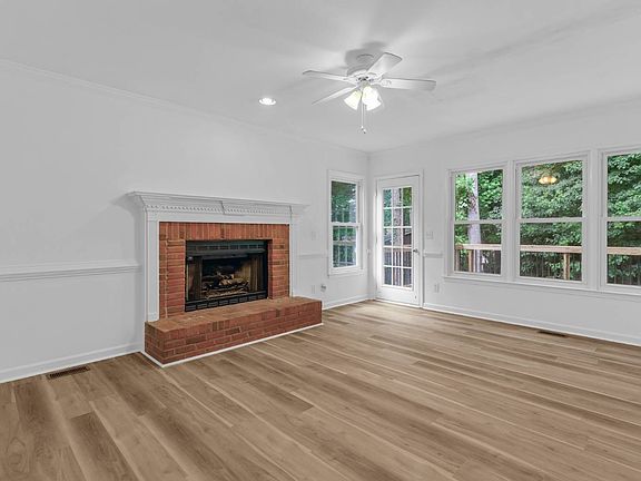 5th image of 6046 Braidwood Close NW