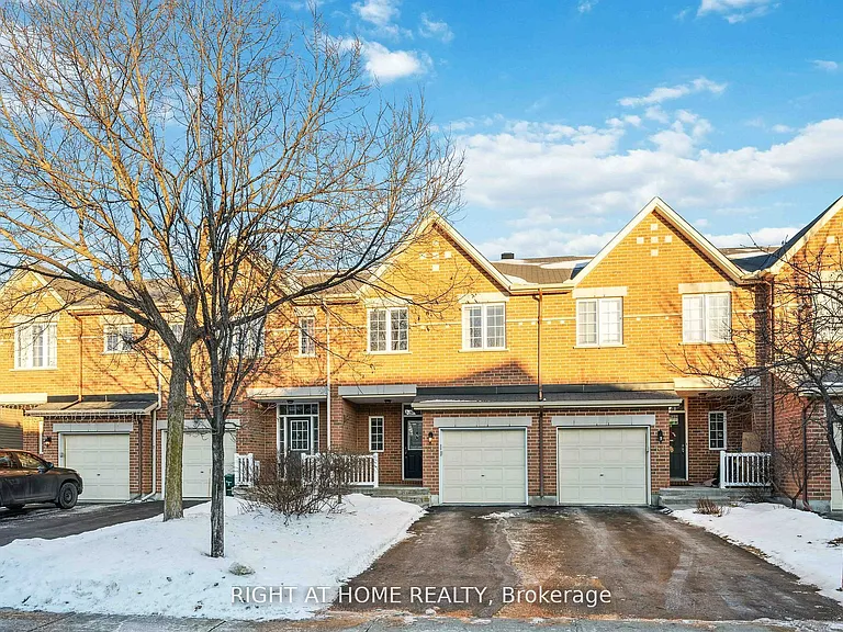 130 Tandalee Cres — Photo 1
