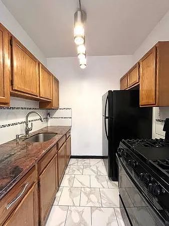924 Hancock St #5 — Photo 12