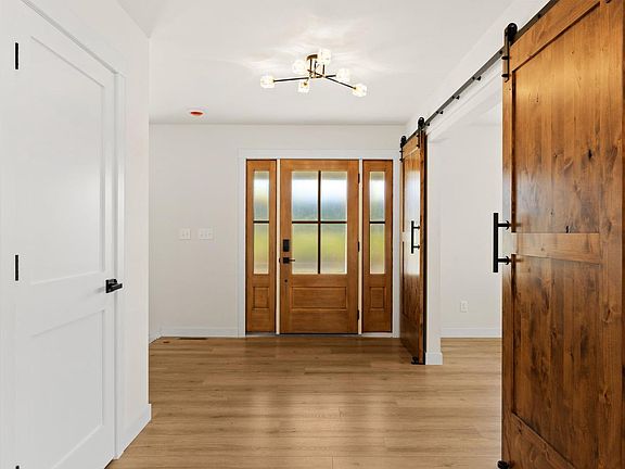 3rd image of 1493 Iris STREET