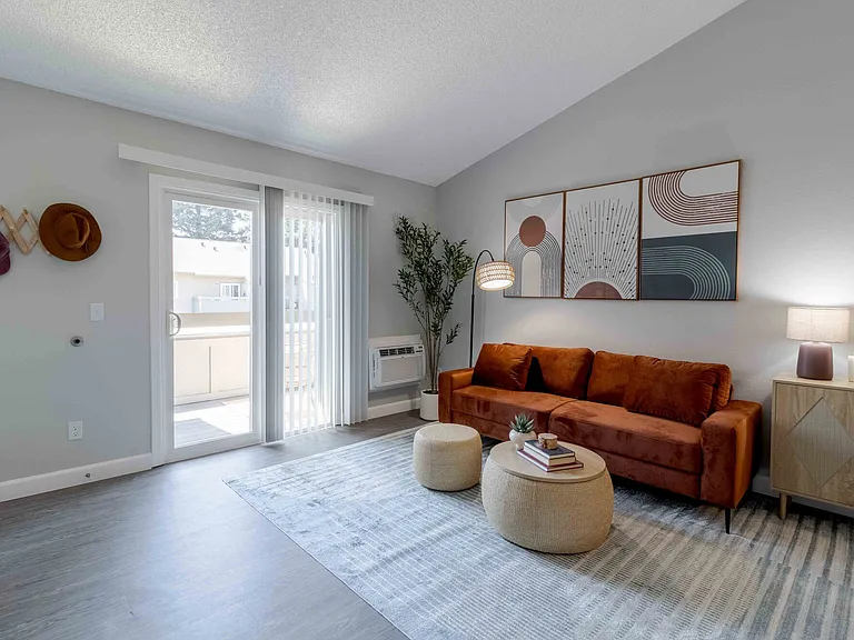 Creekside Park Apartments — Photo 19