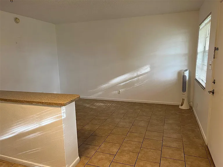 5168 NE 6th Ave #429 — Photo 9