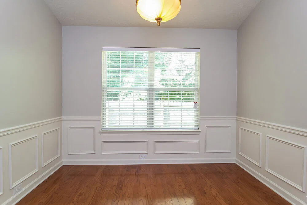 3 bed, 2.0 bath, 1705 sqft, $3,020 — Photo 3