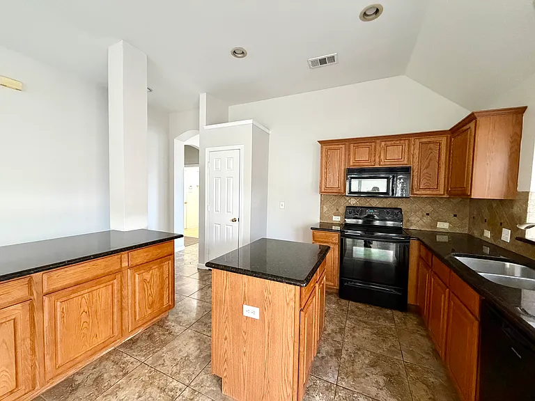 4308 Linda Kay Ln — Photo 11
