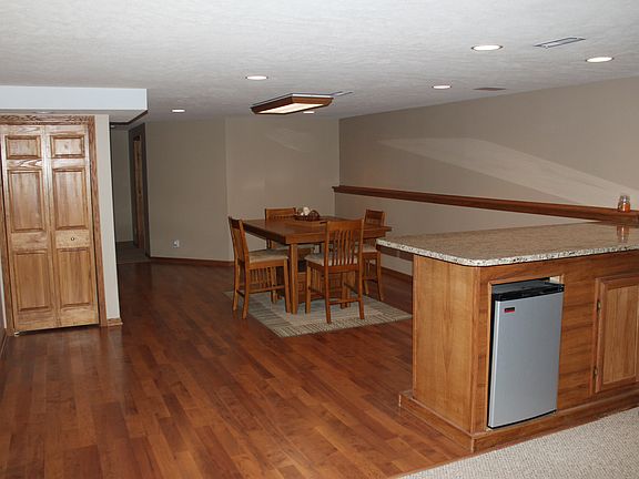 3rd image of 913 Indian Pkwy