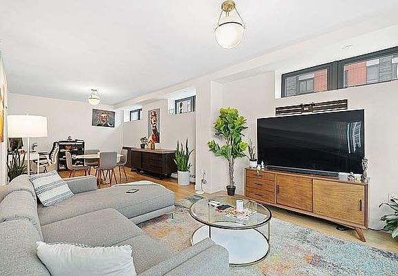 2nd image of 8 Vanderbilt Ave #3H
