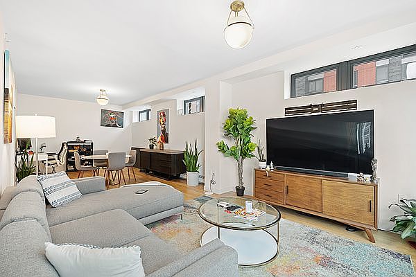 1st image of 8 Vanderbilt Ave APT 2H