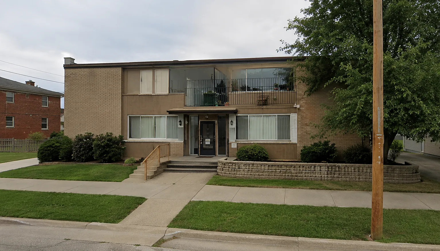 House- Multi Family — Photo 1