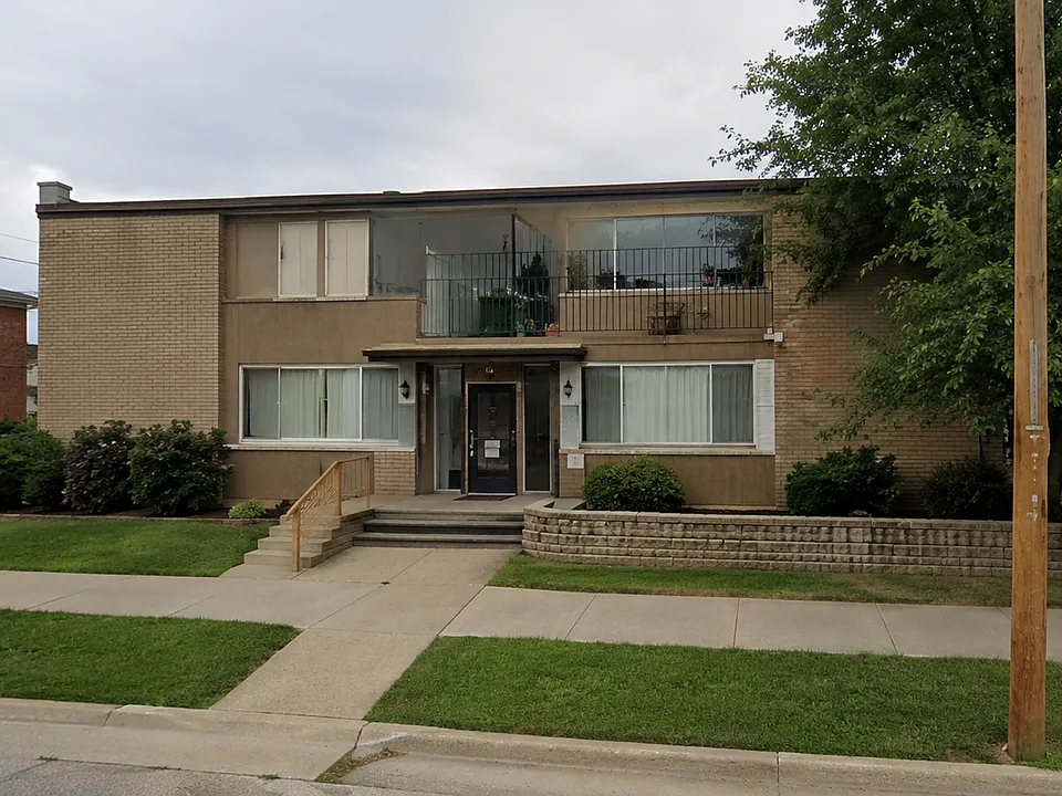 15080 Greenfield Rd #2