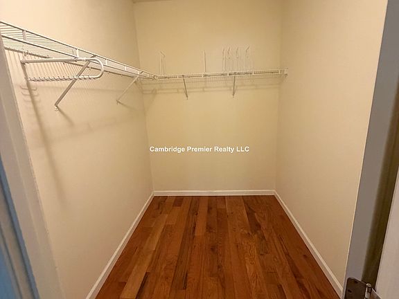 5th image of 372 Highland Ave