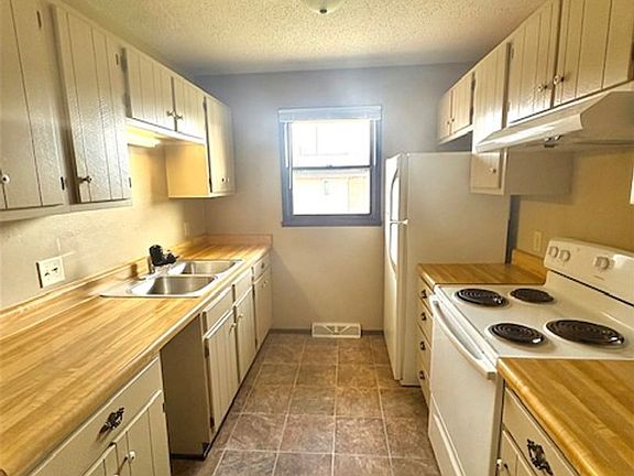 5th image of 4930 Dubois Dr APT 3