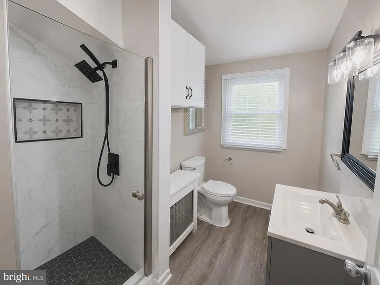 530 San Diego Ave #B — Photo 4