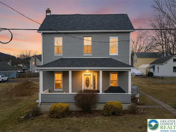 38 W 2nd St, Wind Gap, PA 18091