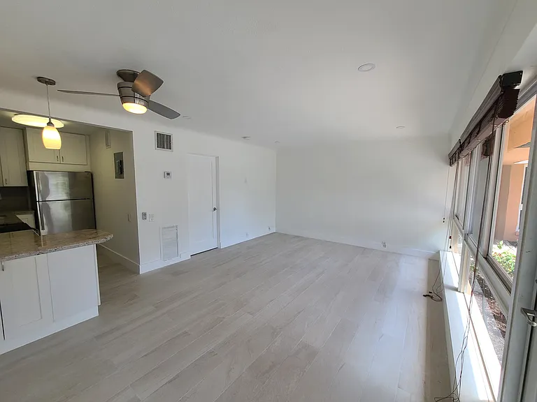 3913 NE 21st Ave #4 — Photo 10