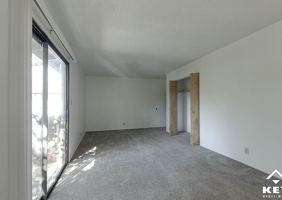 Heritage Apartments 401 East Ave Hutchinson KS Zillow