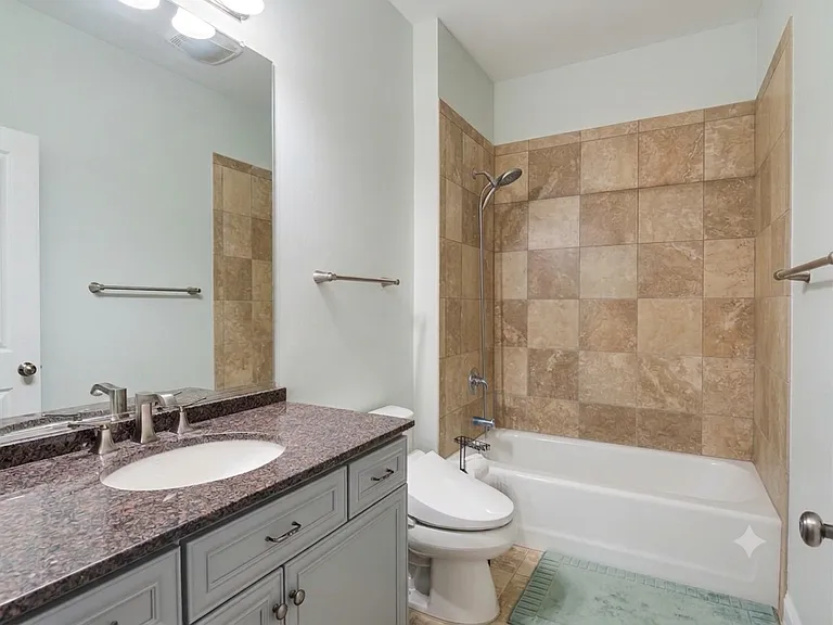 2038 N Halsted St #2 — Photo 10