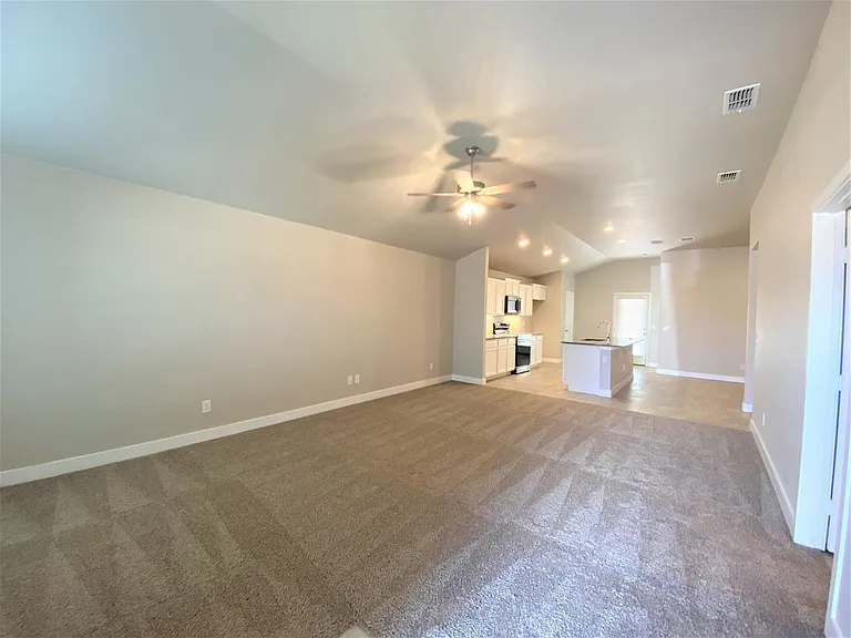 13806 Avenue Q — Photo 2