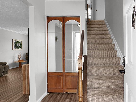 2nd image of 2543 Hoover Ct