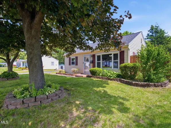 9 Mayhall Street, Colonie, NY 12205
