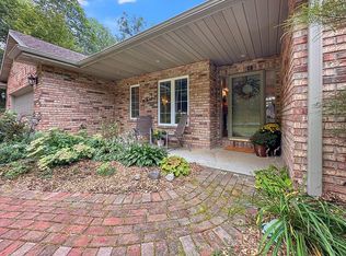 15550 Monastery Rd, Peosta, IA 52068