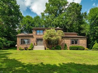 20 Sparrow Rd, Randolph, NJ 07869